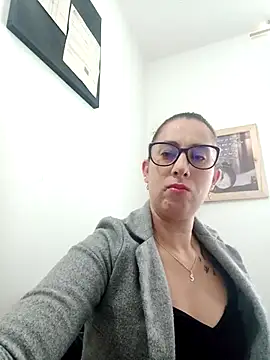 Snapshot of CHARLOTTE_1711 chatting on February 2025 12:44:02 PM CHARLOTTE 1711 online show from February 2025 12:44:02 PM