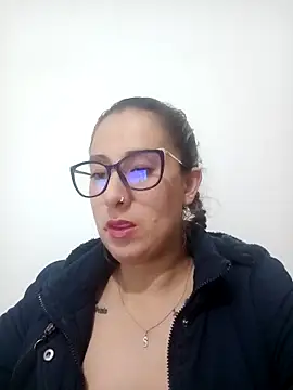Snapshot of CHARLOTTE_1711 chatting on February 2025 03:20:01 AM CHARLOTTE 1711 online show from February 2025 03:20:01 AM