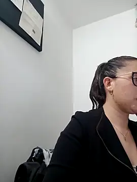 Snapshot of CHARLOTTE_1711 chatting on February 2025 02:36:02 AM CHARLOTTE 1711 online show from February 2025 02:36:02 AM