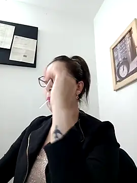 Snapshot of CHARLOTTE_1711 chatting on March 2025 11:35:02 PM CHARLOTTE 1711 online show from March 2025 11:35:02 PM