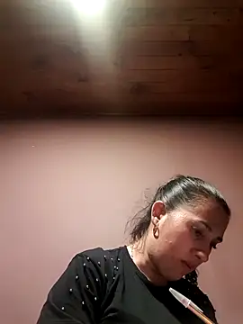 Snapshot of CHARLOTTE_1711 chatting on September 2025 04:58:02 AM CHARLOTTE 1711 online show from September 2025 04:58:02 AM