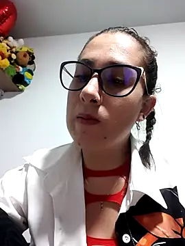 Snapshot of CHARLOTTE_1711 chatting on October 2025 04:04:02 AM CHARLOTTE 1711 online show from October 2025 04:04:02 AM