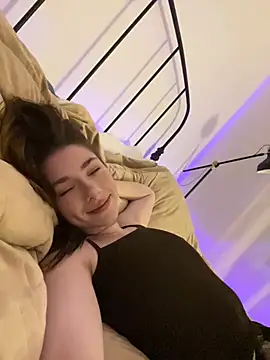 Snapshot of Mary_Leaf chatting on February 2025 02:46:01 AM Mary Leaf online show from February 2025 02:46:01 AM