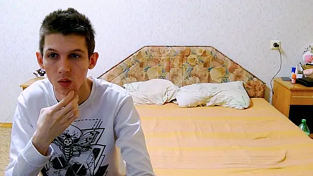 Lester Broo online show from March 2025 02:50:01 AM