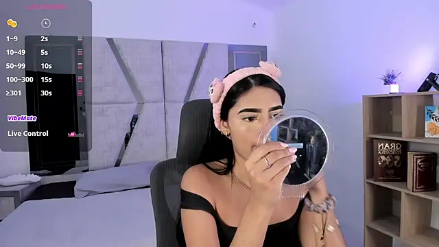 BellaaStorm online show from September 2025 01:34:02 PM