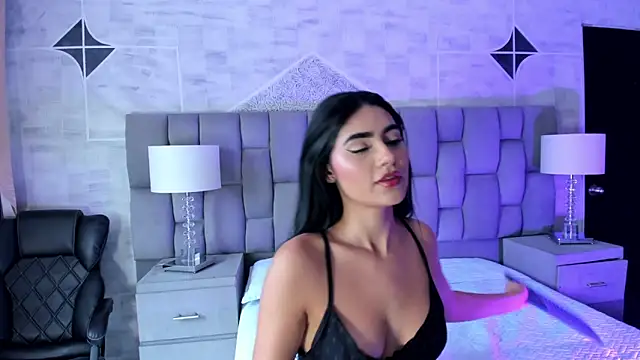 BellaaStorm online show from October 2025 08:28:02 PM