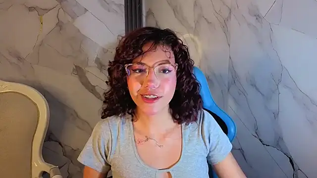 zoe ch  online show from June 2026 03:12:01 AM