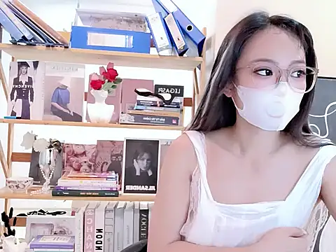 Snapshot of Lush-Office chatting on April 2026 12:48:01 AM Lush-Office online show from April 2026 12:48:01 AM