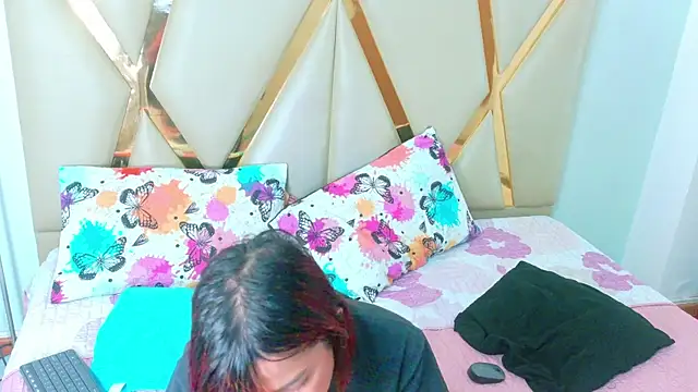 hot-littlechill online show from October 2025 07:36:02 PM