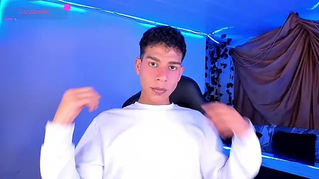 Ethan Boyy online show from December 2025 11:23:02 PM