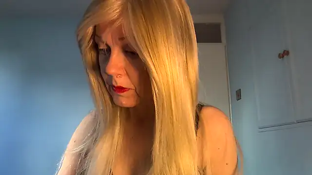 petina online show from November 2025 12:27:02 PM