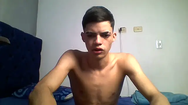 Latinos 2001 online show from June 2026 12:31:02 PM