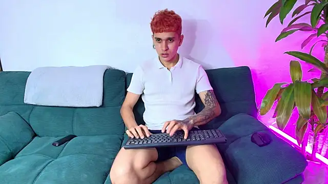 Snapshot of Sky_dirty chatting on January 2025 08:42:01 PM Sky dirty online show from January 2025 08:42:01 PM