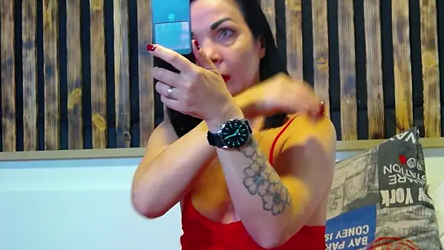 Tory Lovi online show from March 2025 03:03:02 PM