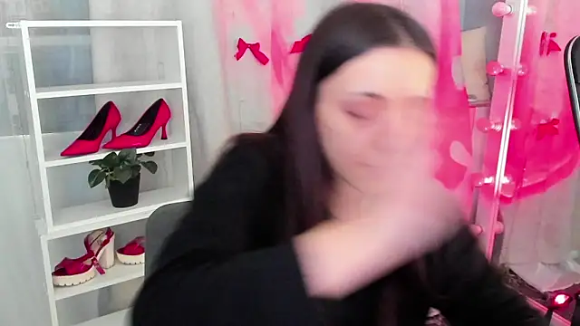 Snapshot of Sahara_Shields chatting on January 2025 10:27:02 AM Sahara Shields online show from January 2025 10:27:02 AM