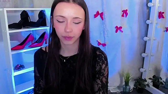 Snapshot of Sahara_Shields chatting on January 2025 01:24:02 PM Sahara Shields online show from January 2025 01:24:02 PM