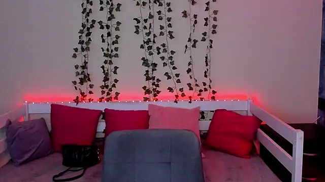 Snapshot of Sahara_Shields chatting on February 2026 09:19:02 AM Sahara Shields online show from February 2026 09:19:02 AM