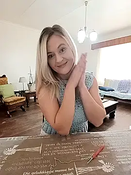 Snapshot of Vintasia chatting on October 2025 10:34:02 AM Vintasia online show from October 2025 10:34:02 AM