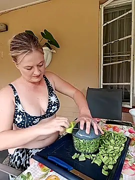 Snapshot of Vintasia chatting on December 2025 10:22:01 AM Vintasia online show from December 2025 10:22:01 AM