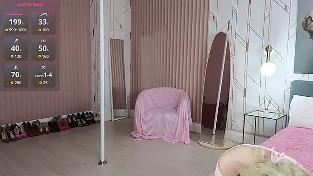 Snapshot of Eva__Summer chatting on October 2025 04:10:01 AM Eva Summer online show from October 2025 04:10:01 AM