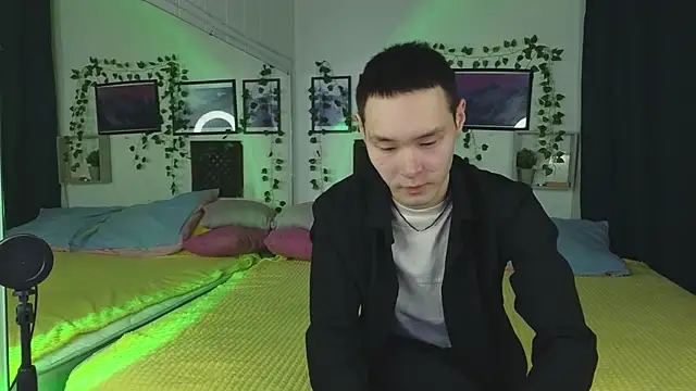 M Jasper online show from February 2025 06:24:01 PM