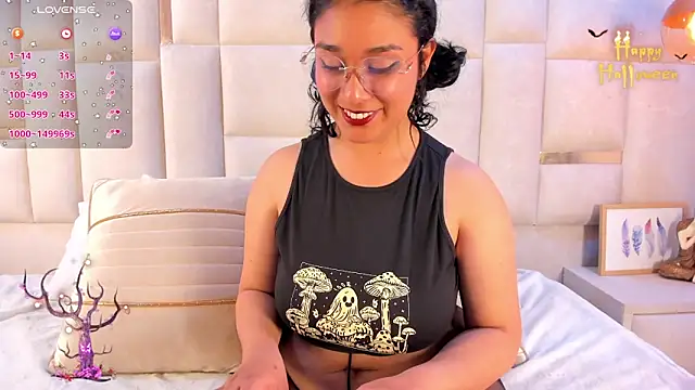 Snapshot of Tamara_palacios chatting on October 2025 05:46:01 PM Tamara palacios online show from October 2025 05:46:01 PM