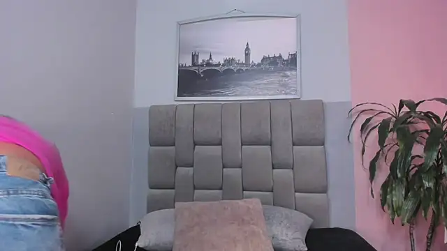 janna lopez  online show from December 2025 12:47:02 PM