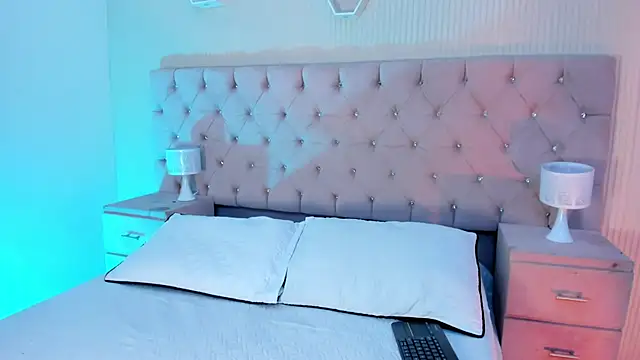 MattThompsonn online show from October 2025 09:26:02 PM