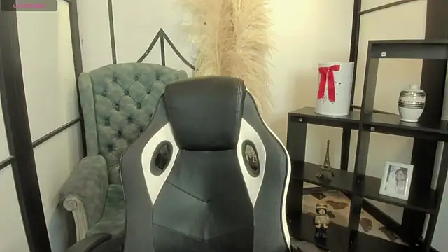 MattThompsonn online show from February 2026 10:50:02 PM