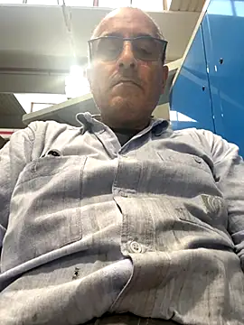 Snapshot of sempreilmio2 chatting on October 2025 10:33:01 AM sempreilmio2 online show from October 2025 10:33:01 AM