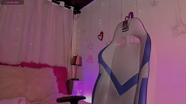 Snapshot of emma_soffia_ chatting on March 2025 05:50:02 PM emma soffia  online show from March 2025 05:50:02 PM