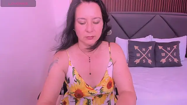 emmily taylor  online show from March 2025 07:07:02 PM