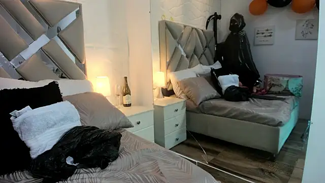 Snapshot of raquell_moore chatting on October 2025 11:56:02 AM raquell moore online show from October 2025 11:56:02 AM