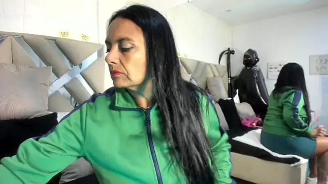 Snapshot of raquell_moore chatting on November 2025 12:05:02 PM raquell moore online show from November 2025 12:05:02 PM