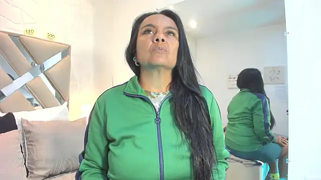 Snapshot of raquell_moore chatting on November 2025 11:43:02 AM raquell moore online show from November 2025 11:43:02 AM