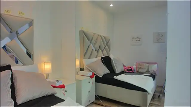 Snapshot of raquell_moore chatting on December 2025 11:41:02 AM raquell moore online show from December 2025 11:41:02 AM