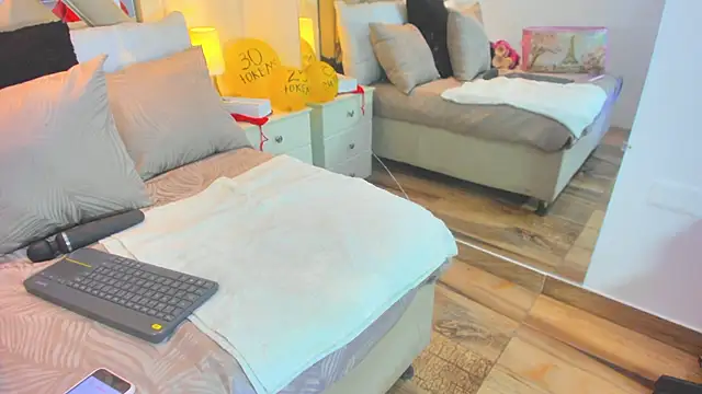 raquell moore online show from December 2025 05:29:01 PM