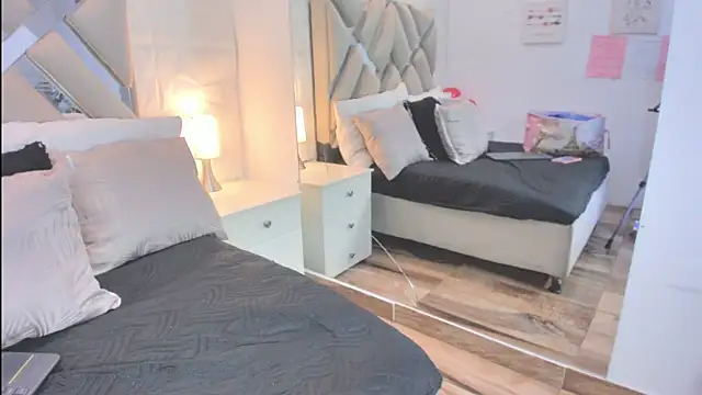 raquell moore online show from March 2026 02:27:01 PM