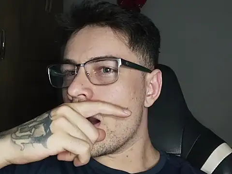 Dyllan   online show from October 2025 02:33:01 AM