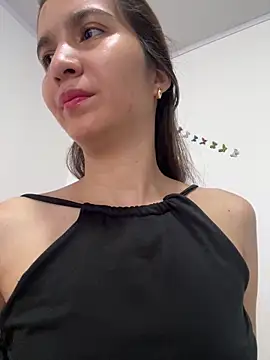 Bella still online show from April 2026 01:52:01 PM