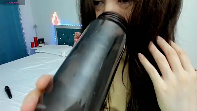 novaaskyy online show from November 2025 02:01:01 PM