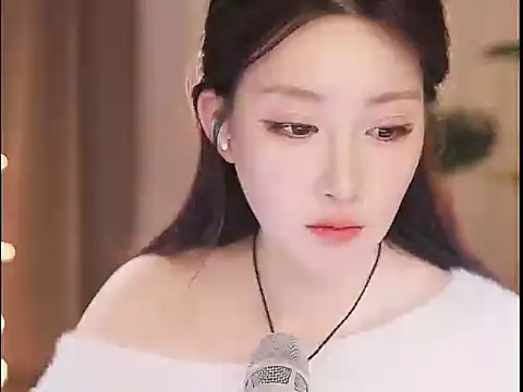 Dou-Dou-er online show from March 2025 04:52:02 PM