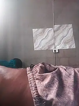 Snapshot of LaneYam chatting on April 2026 08:10:01 AM LaneYam online show from April 2026 08:10:01 AM