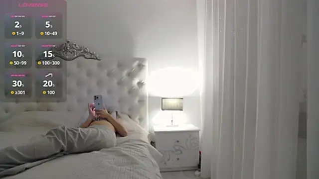 Snapshot of AlysiaBright chatting on February 2026 05:01:01 PM AlysiaBright online show from February 2026 05:01:01 PM