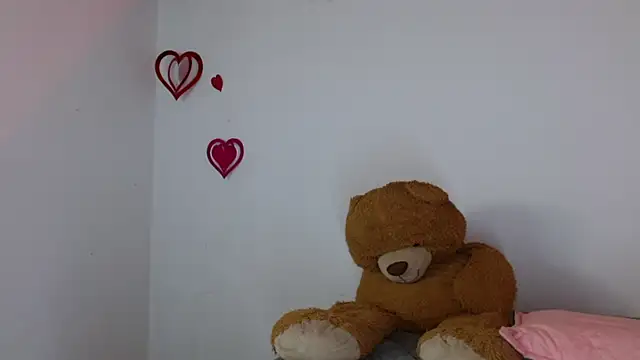 lucie petite online show from March 2025 06:23:02 PM