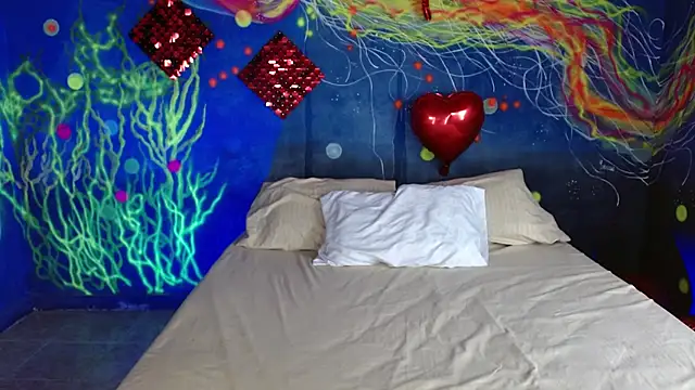 lucie petite online show from September 2025 06:44:02 PM