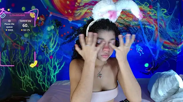 lucie petite online show from October 2025 06:19:02 PM