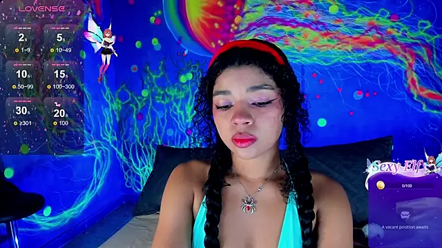 lucie petite online show from April 2026 06:32:02 PM