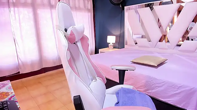 Alondra Cutie online show from January 2025 06:25:01 PM