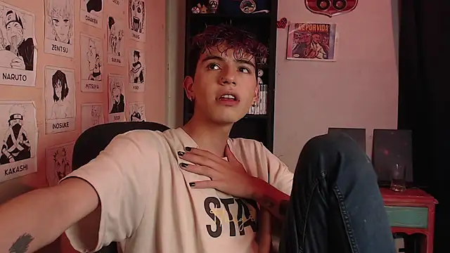 Snapshot of Mickey_Magic chatting on January 2025 04:10:01 AM Mickey Magic online show from January 2025 04:10:01 AM